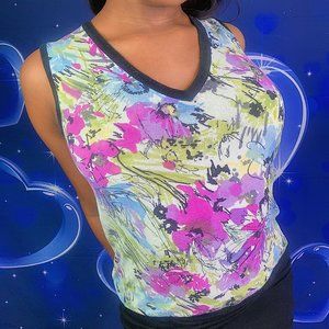 Neiman Marcus Sleeveless V neck